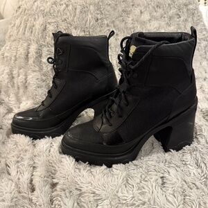 Sorrel Women's Brex Heel Lug Sole Lace-Up Boots